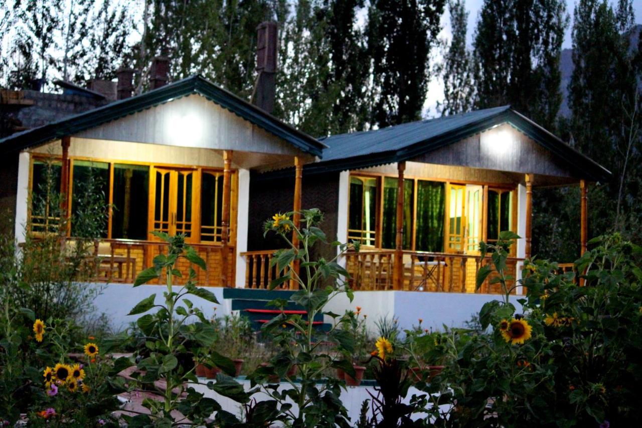 Rangyul Resort Kargil Exteriör bild